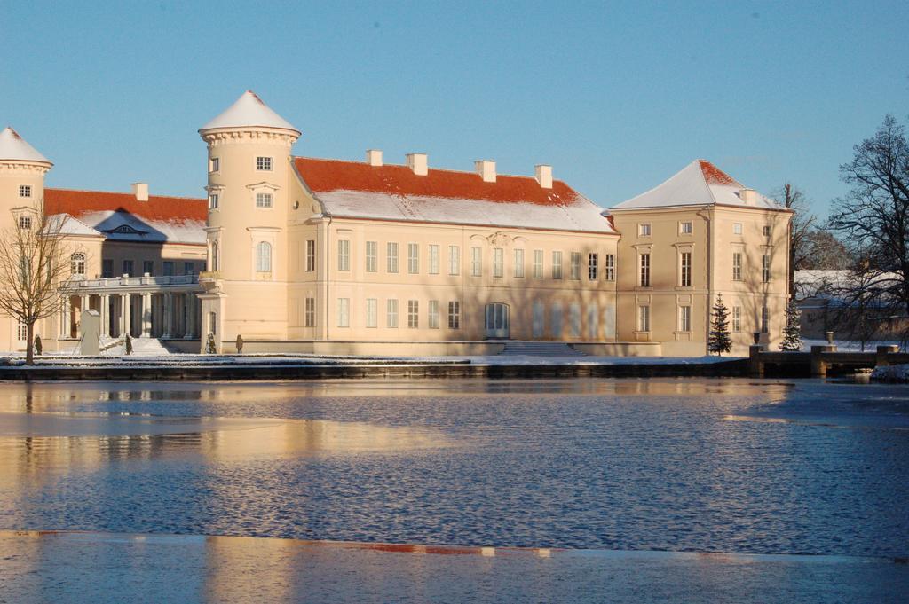 Schloss-Und Seeblick Apartment 赖因斯贝格 外观 照片