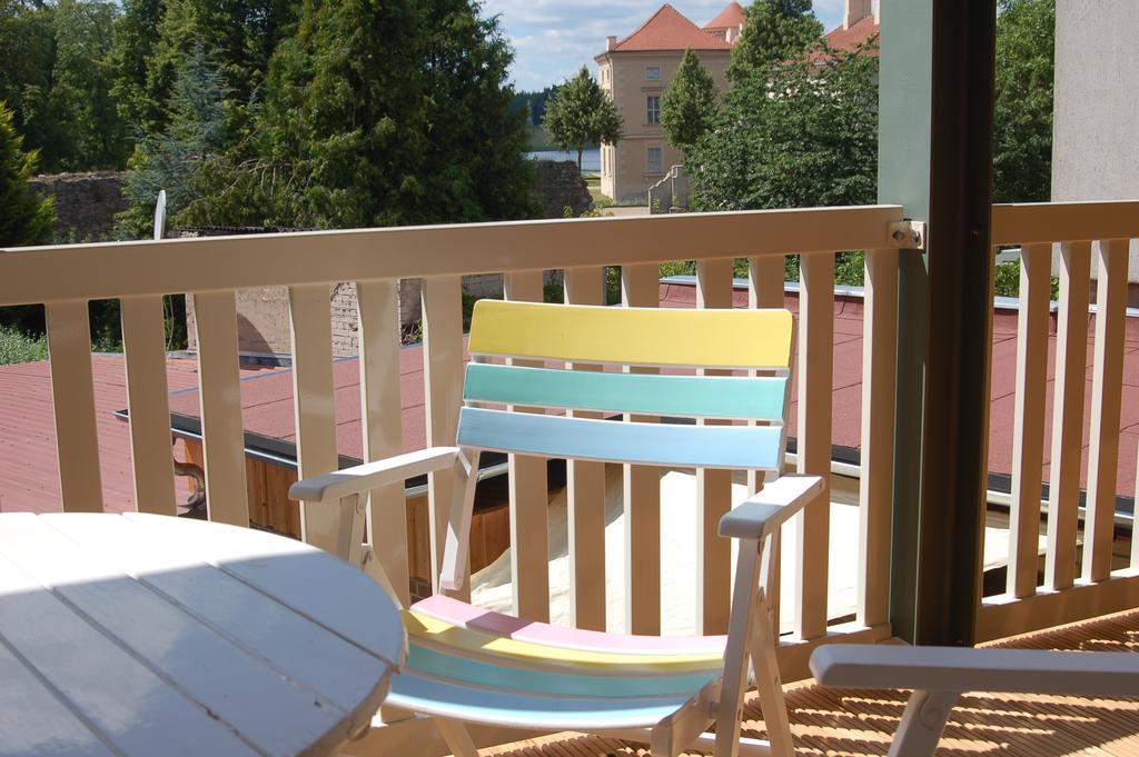 Schloss-Und Seeblick Apartment 赖因斯贝格 外观 照片